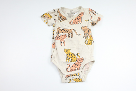 Omlottbody med leoparder från Lindex - Storlek 62 - Benvit