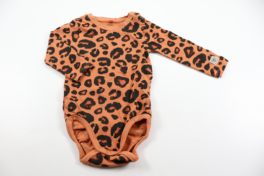 Leopardmönstrad body från SRNHLT - Storlek 68 - Orange