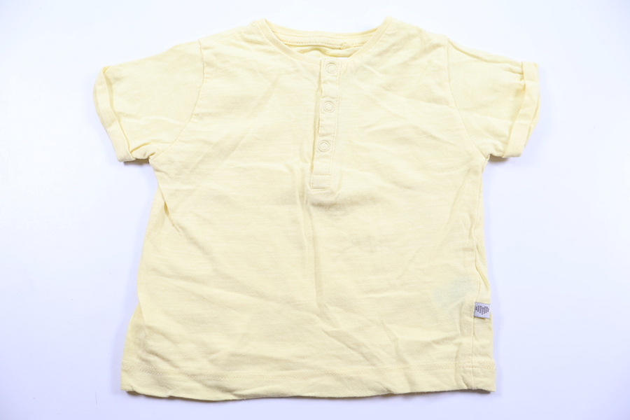 T-shirt från BEBE - Storlek 70 - Gul