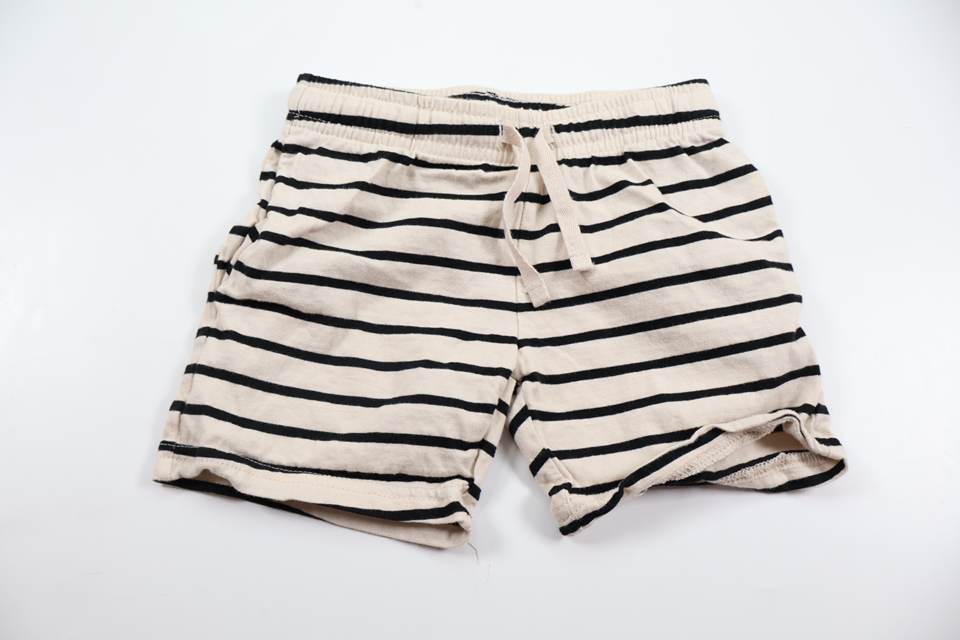 Randiga shorts från H&M - Storlek 98 - Beige