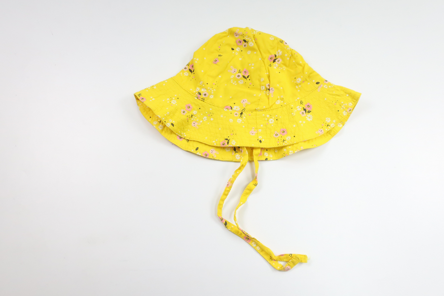 Blommig solhatt från H&M - Storlek 98 - Gul