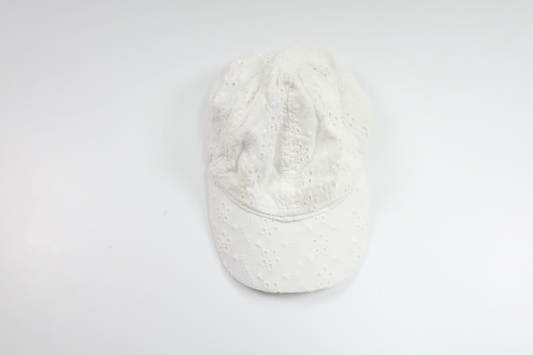 Keps med broderi från H&M - Storlek 92/116 - Vit