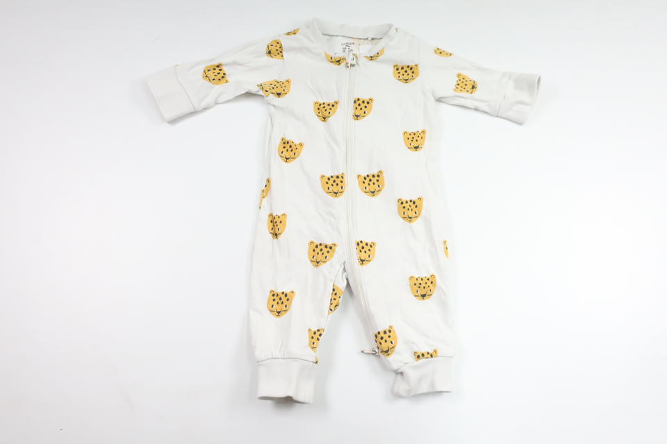 Pyjamas med leoparder från Lindex - Storlek 56 - Vit
