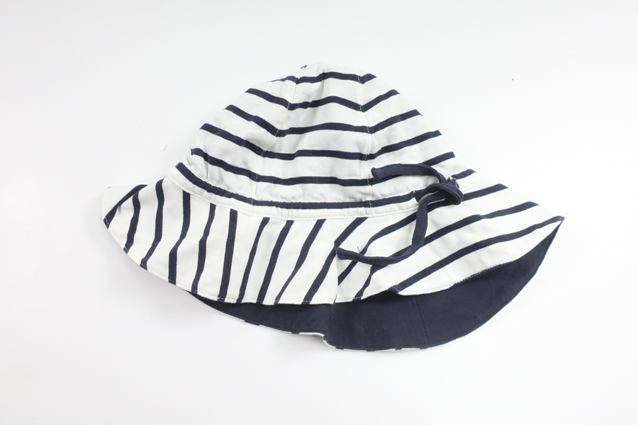 Striped sun hat from Polarn o. Pyret - Size 52/54 - White