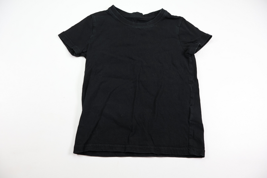 T-shirt från Basic U - Storlek 98/104 - Svart