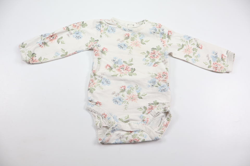 Blommig body från Newbie - Storlek 68 - Vit