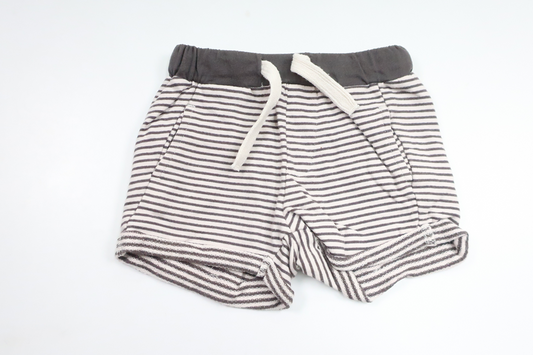 Randiga shorts från Newbie - Storlek 68 - Grå
