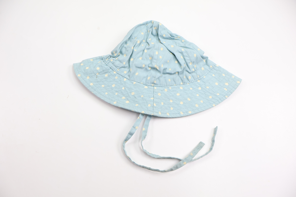 Solhatt från Kappahl - Storlek 44/46 - Blå
