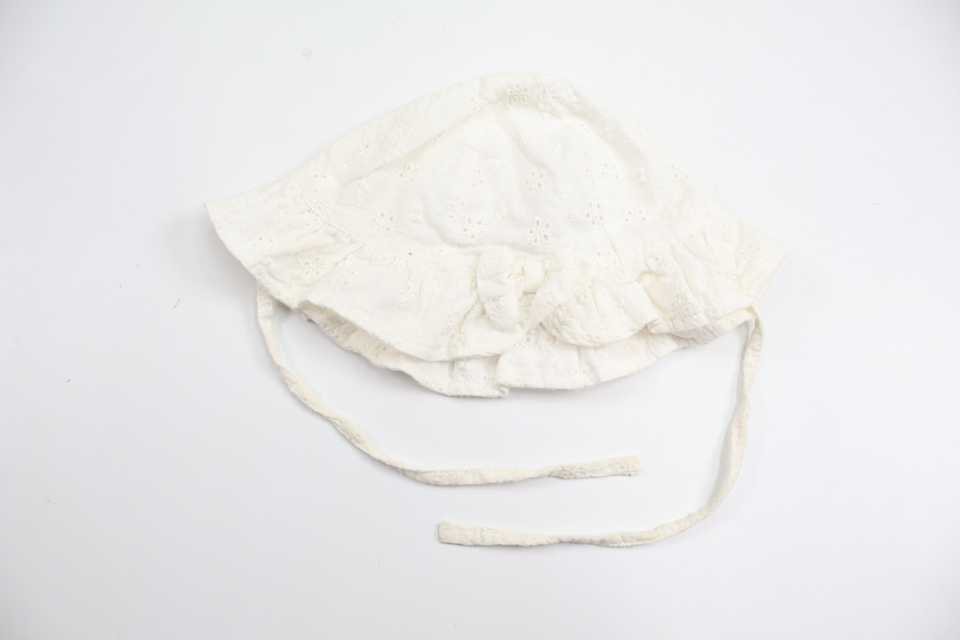 Solhatt från H&M - Storlek 74 - Vit
