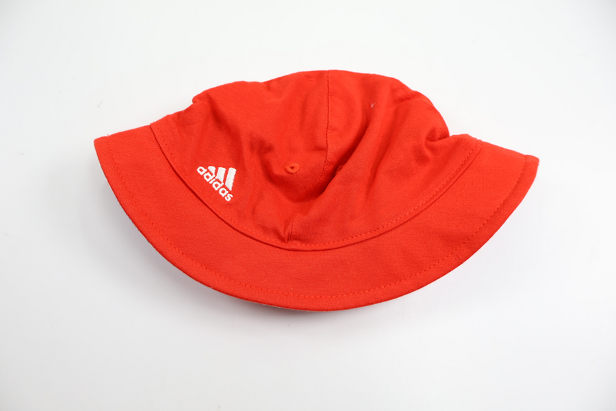 Vändbar solhatt från Adidas - Storlek 86/92 - Röd
