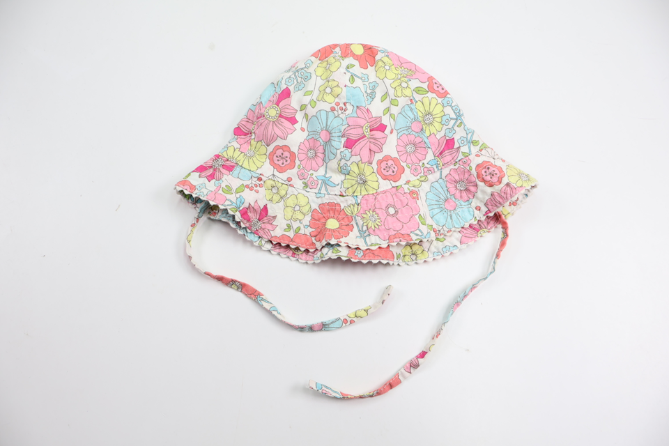 Solhatt från H&M - Storlek 62 - Multi