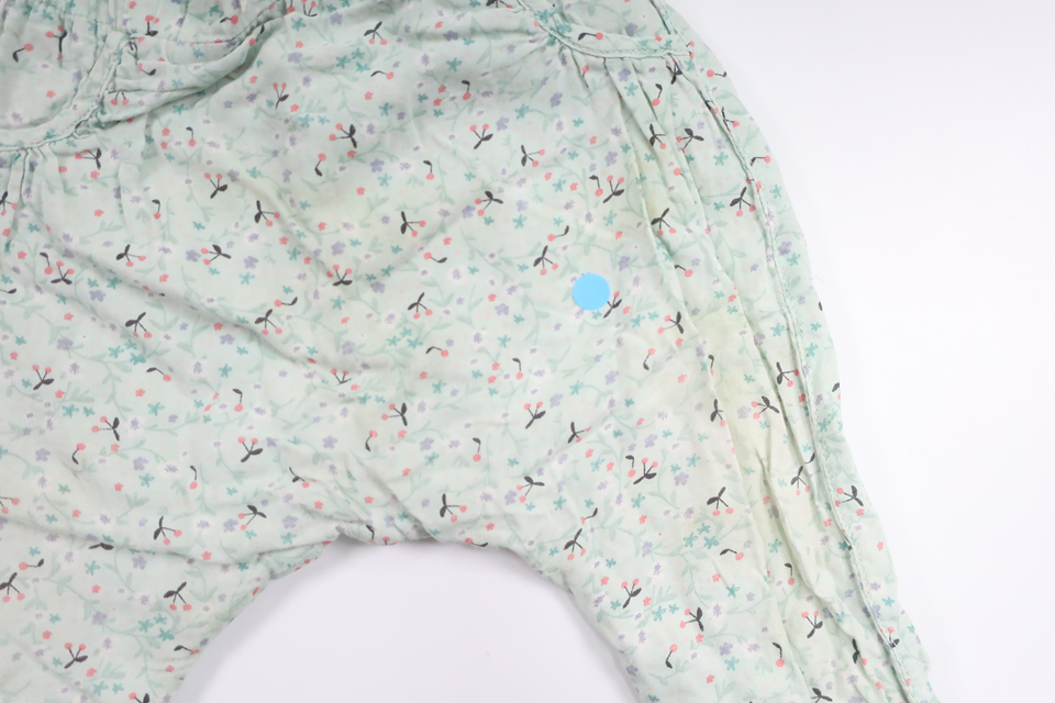 Fodrade blommiga byxor från H&M - Storlek 68 - Blå
