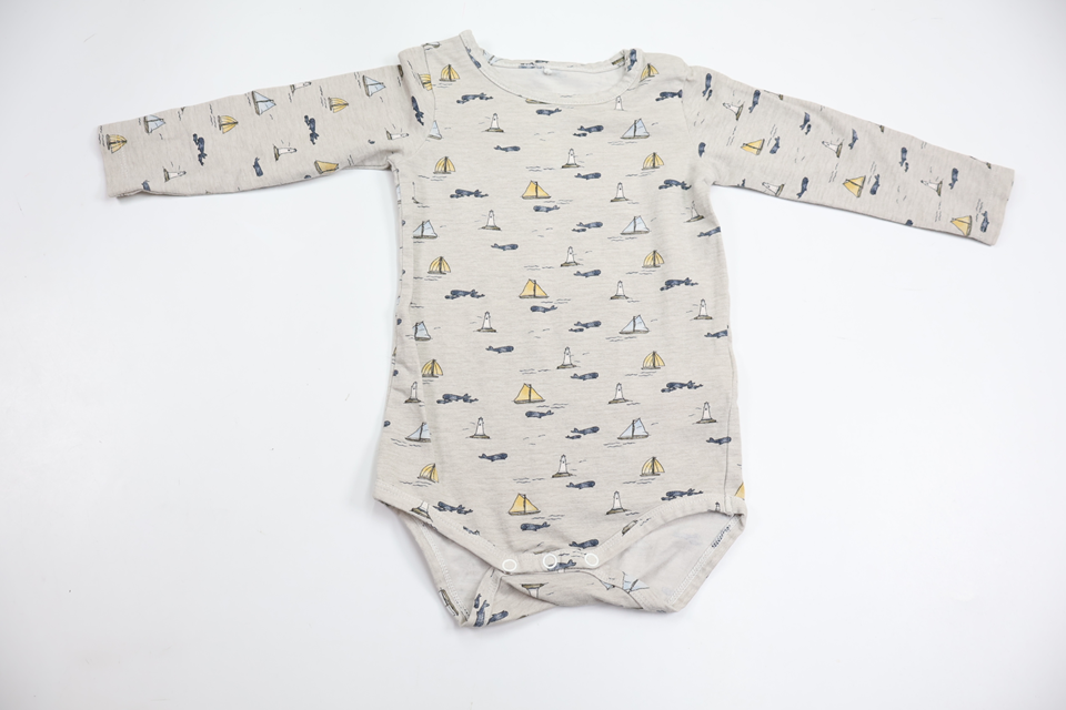 Body från Name It - Storlek 74 - Beige