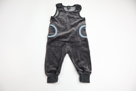 Jumpsuit i velour från Villervalla - Storlek 74 - Grå