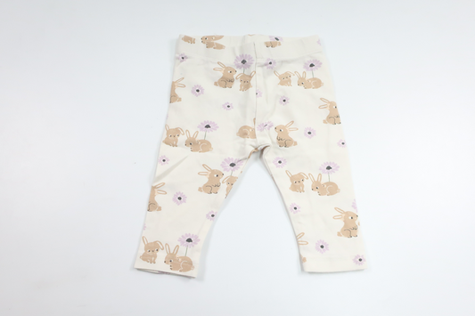 Byxor med kaniner från Kappahl - Storlek 62 - Benvit