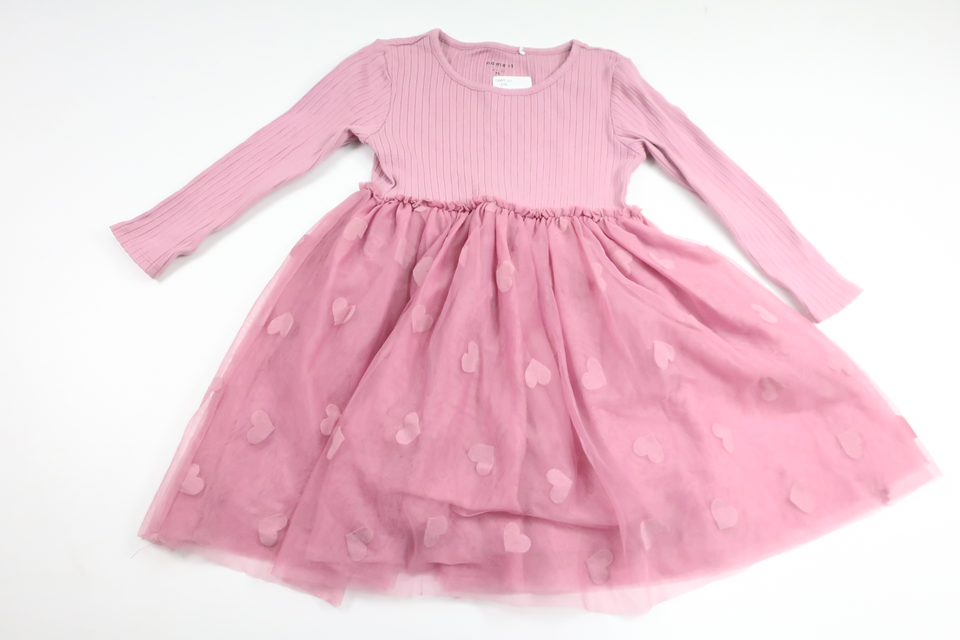 Tyllklänning med hjärtan från Name It - Storlek 98 - Lila