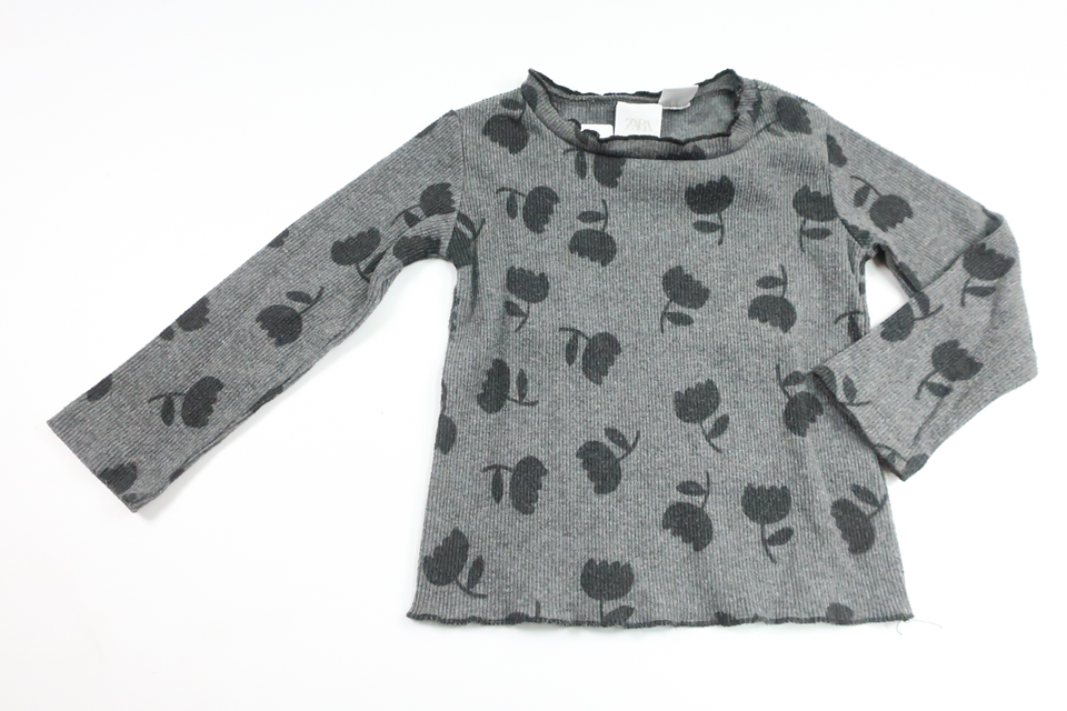 Ribbad tröja från Zara - Storlek 104 - Grå