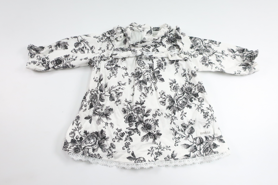 Blommig klänning från Newbie - Storlek 56 - Vit