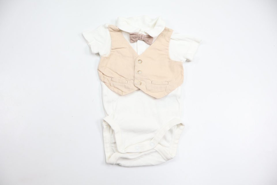 Body med väst och fluga från H&M - Storlek 56 - Vit