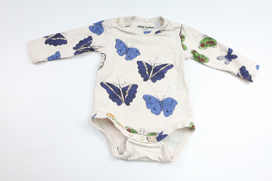 Body med fjärilar från Mini Rodini - Storlek 56/62 - Benvit