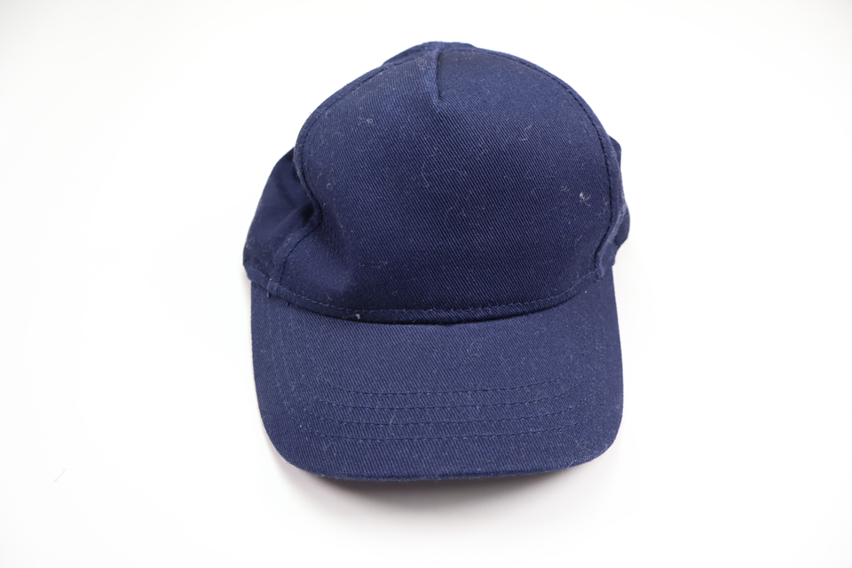Keps från H&M - Storlek 62/68 - Marinblå