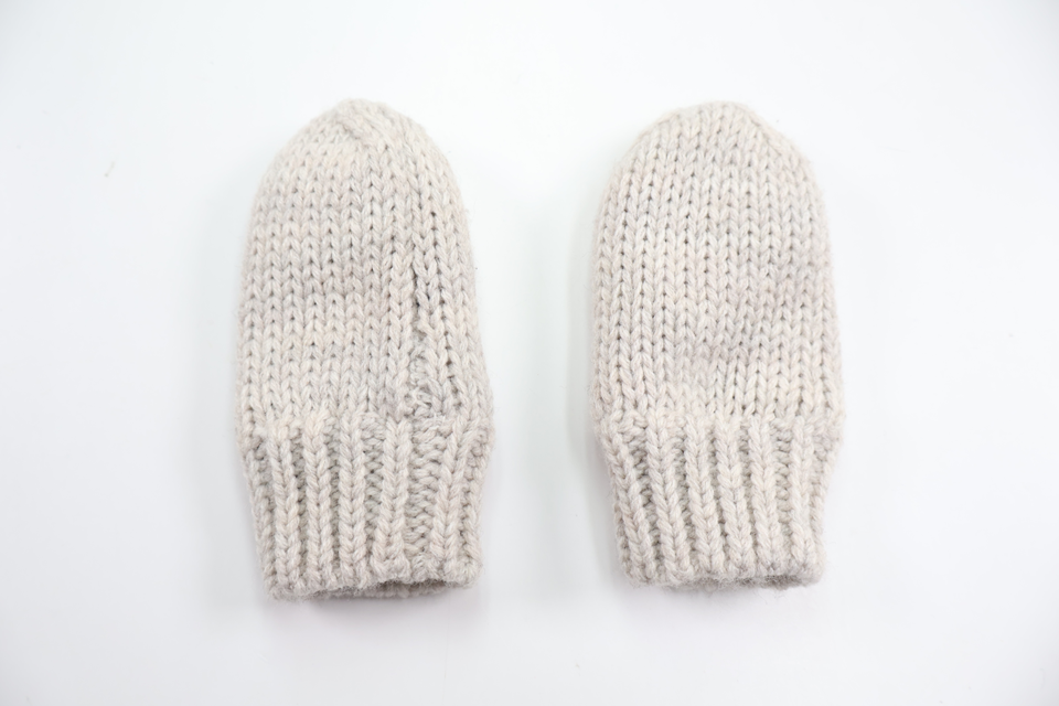 Fleecefodrade vantar från H&M - Storlek 62/68 - Beige