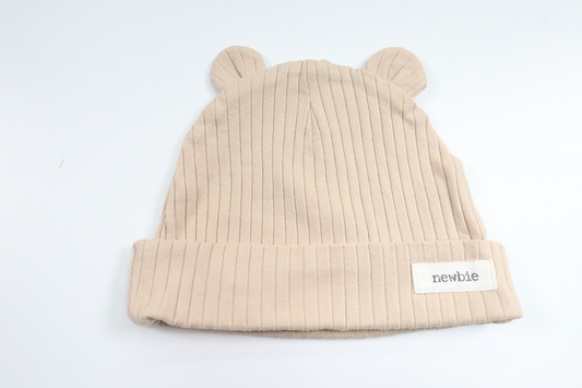 Ribbad mössa med öron från Newbie - Storlek 40/42 - Beige