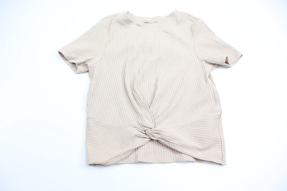 Ribbad tröja från Amy & Lucy - Storlek 98/104 - Beige