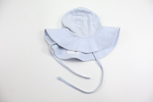 Mjuk solhatt från Lindex - Storlek 44/46 - Blå