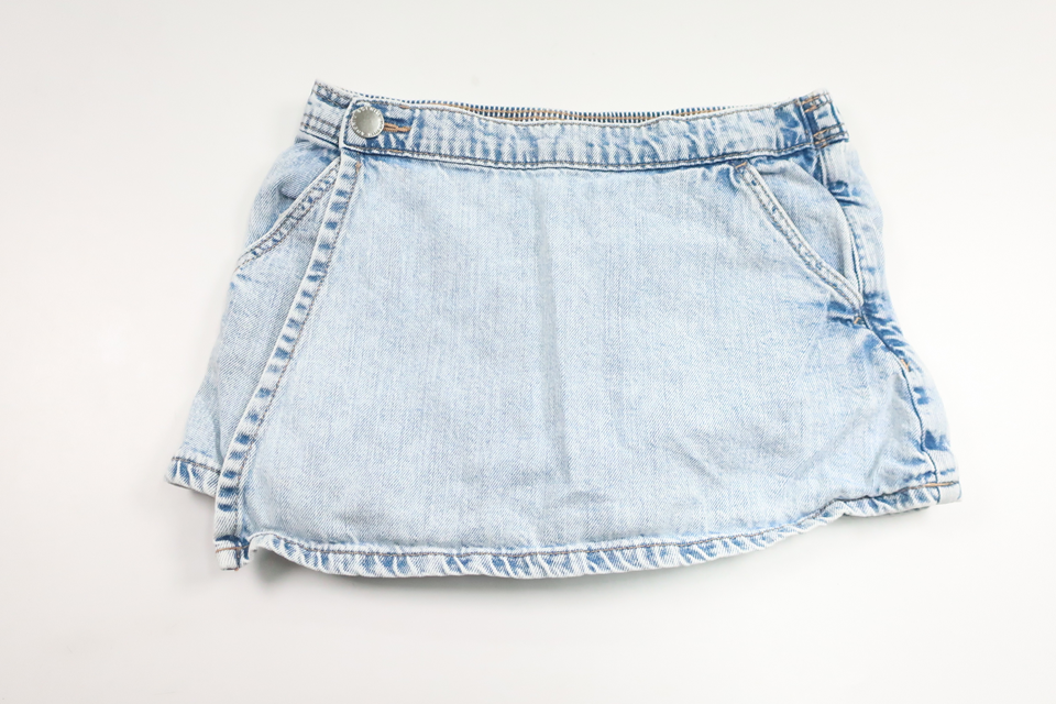 Jeansshorts från H&M - Storlek 128 - Denim