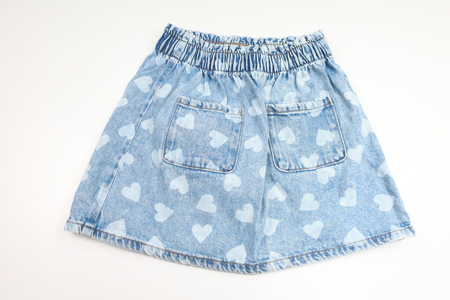 Kjol i jeans med hjärtan från H&M - Storlek 128 - Denim