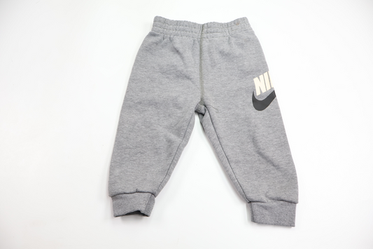 Byxor från Nike - Storlek 74 - Grå