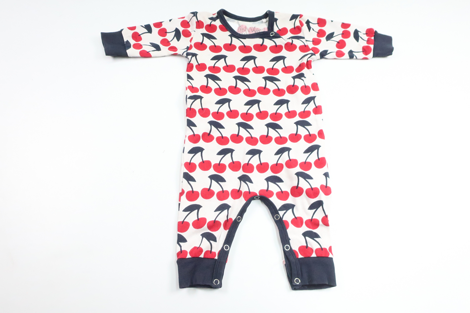 Pyjamas med körsbär från Fred's World - Storlek 56 - Vit