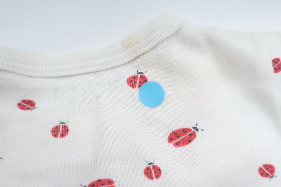 Pyjamas med nyckelpigor från Minimarket - Storlek 50 - Vit