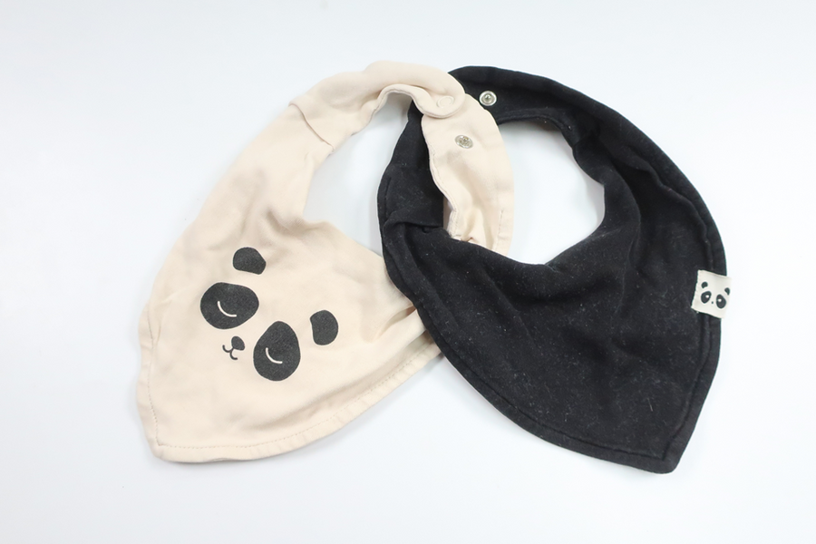 Två pack haklappar från Kappahl - Storlek One size - Svart