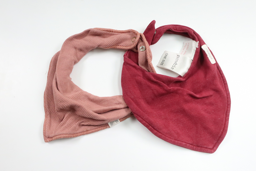 Två pack haklappar från Newbie - Storlek One size - Multi