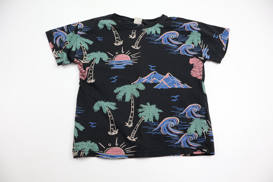 T-shirt från Lindex - Storlek 110/116 - Svart