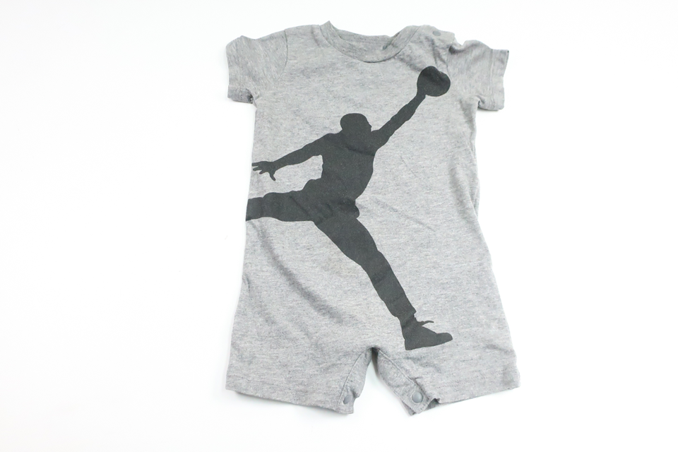 Jumpsuit från Nike - Storlek 74/80 - Grå