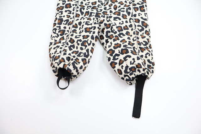 Fleecefodrad leopardmönstrad overall från Ministars - Storlek 80 - Benvit