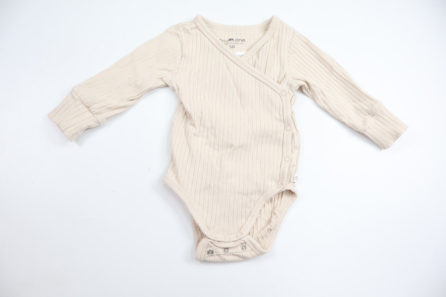 Ribbad omlottbody från Tiny One - Storlek 56 - Beige