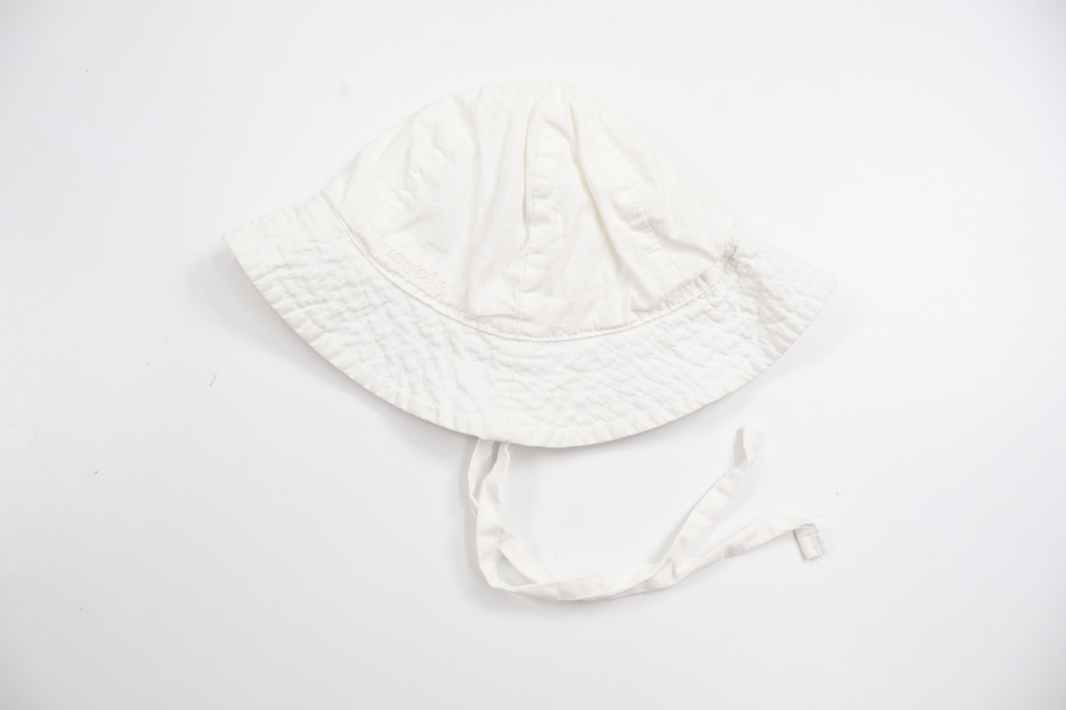 Solhatt från Newbie - Storlek 40/42 - Vit