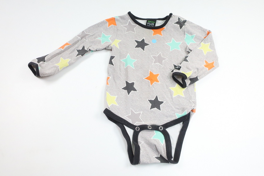 Body med stjärnor från Villervalla - Storlek 80 - Grå