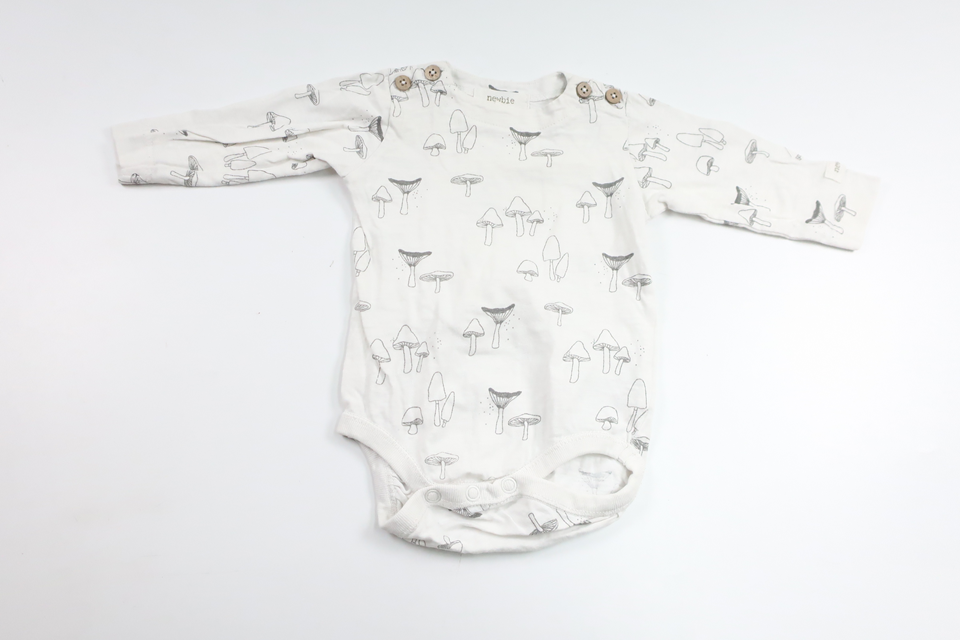 Body med svampar från Newbie - Storlek 56 - Vit