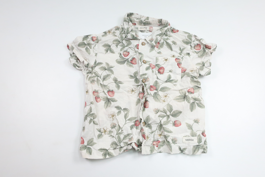 Skjorta med jordgubbar från Newbie Limited Edition - Storlek 92 - Benvit