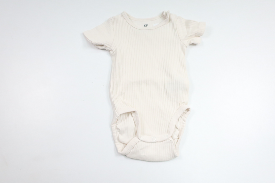 Ribbad body från H&M - Storlek 62 - Vit