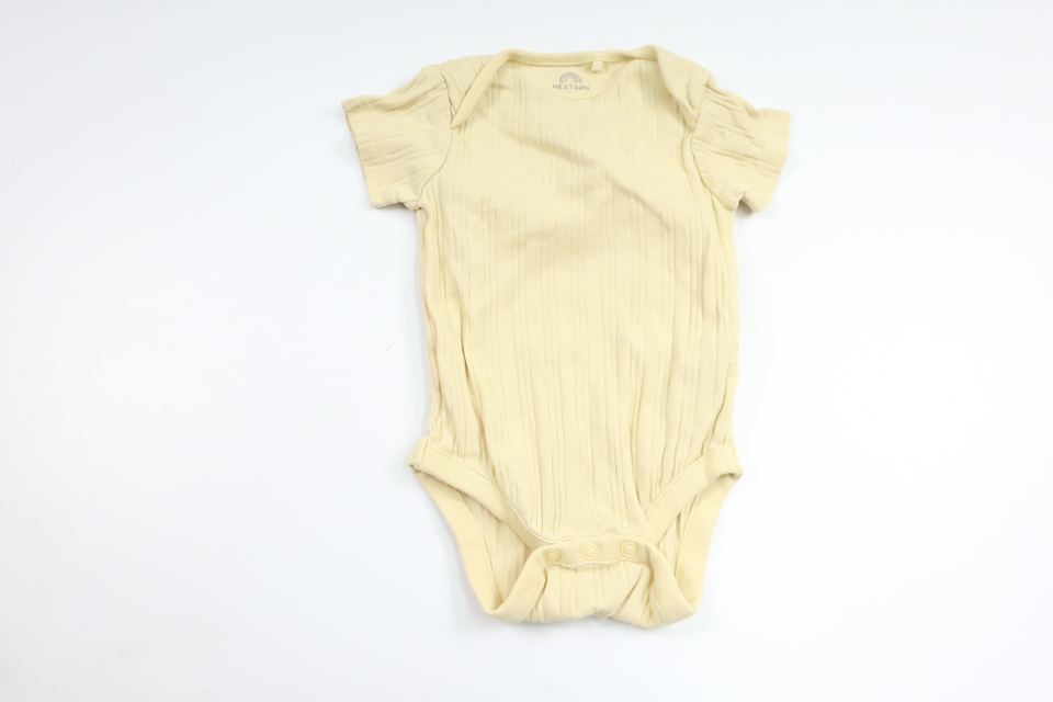 Ribbad body från Next - Storlek 62/68 - Gul