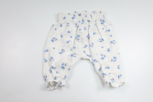 Blommiga byxor från Kappahl - Storlek 62 - Vit