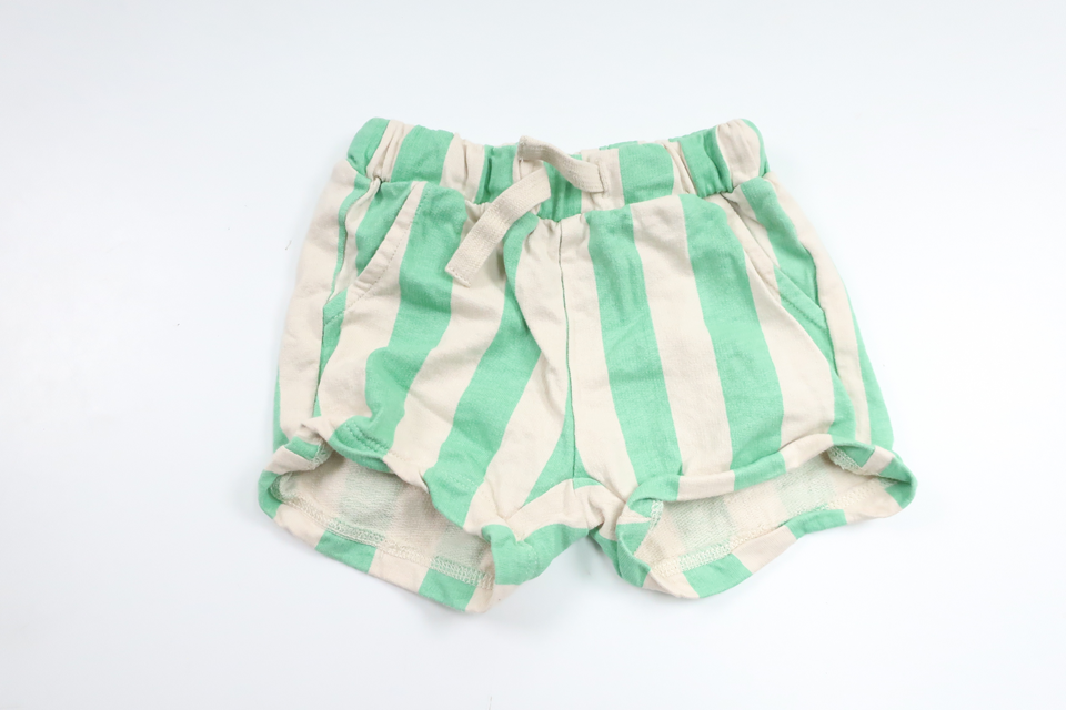 Randiga shorts från Lindex - Storlek 62 - Grön