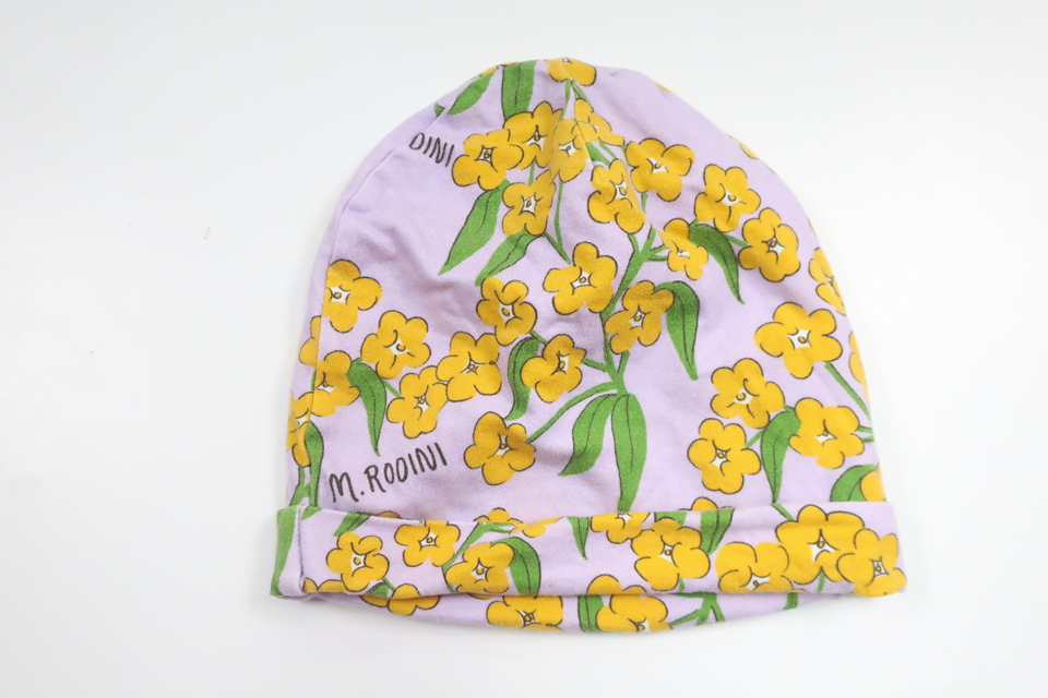 Blommig mössa från Mini Rodini - Storlek 48/50 - Lila