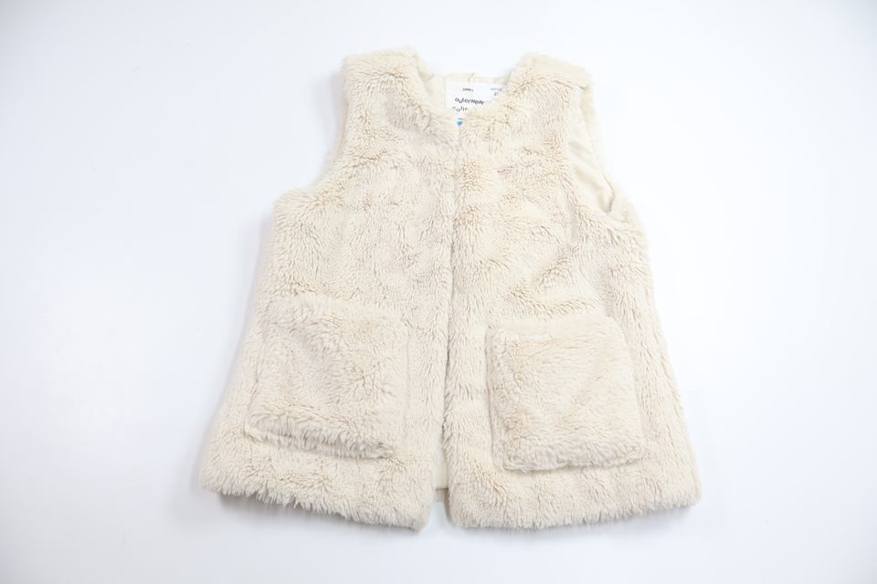 Väst i fuskpäls från Zara - Storlek 130 - Beige